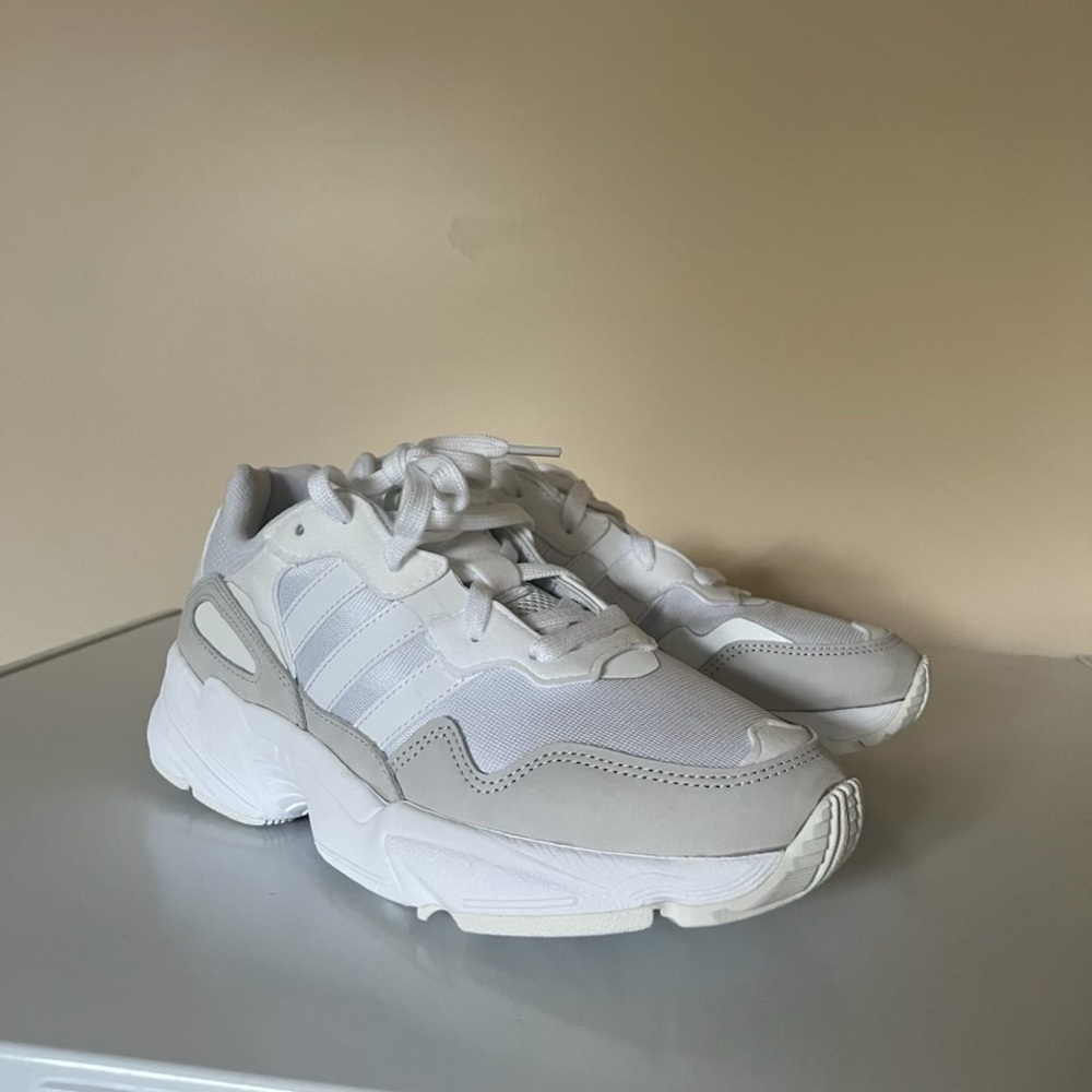 [NEW] ADIDAS YUNG 96 RUNNING SHOES